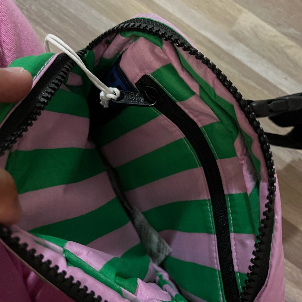 BAGGU: Pink and Green Awning Striped Puffy Fanny💚 - Picture 5 of 5